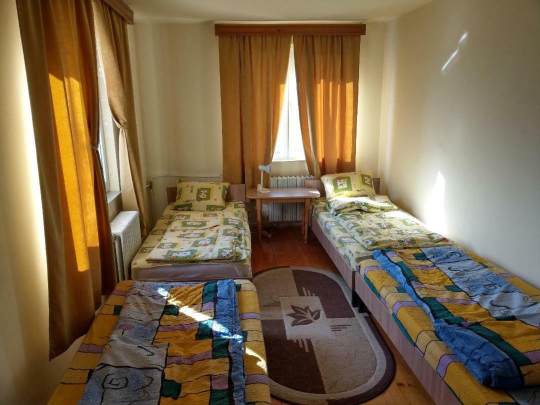 Lary Hostel Sučava Exteriér fotografie